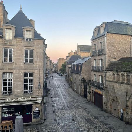 Spacieux Appartement Au Coeur Du Centre Historique De Динан Экстерьер фото